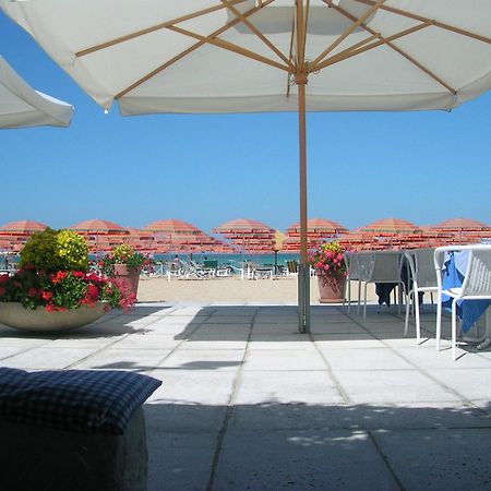 Albergo Punta De L'Est Francavilla Al Mare Exterior photo