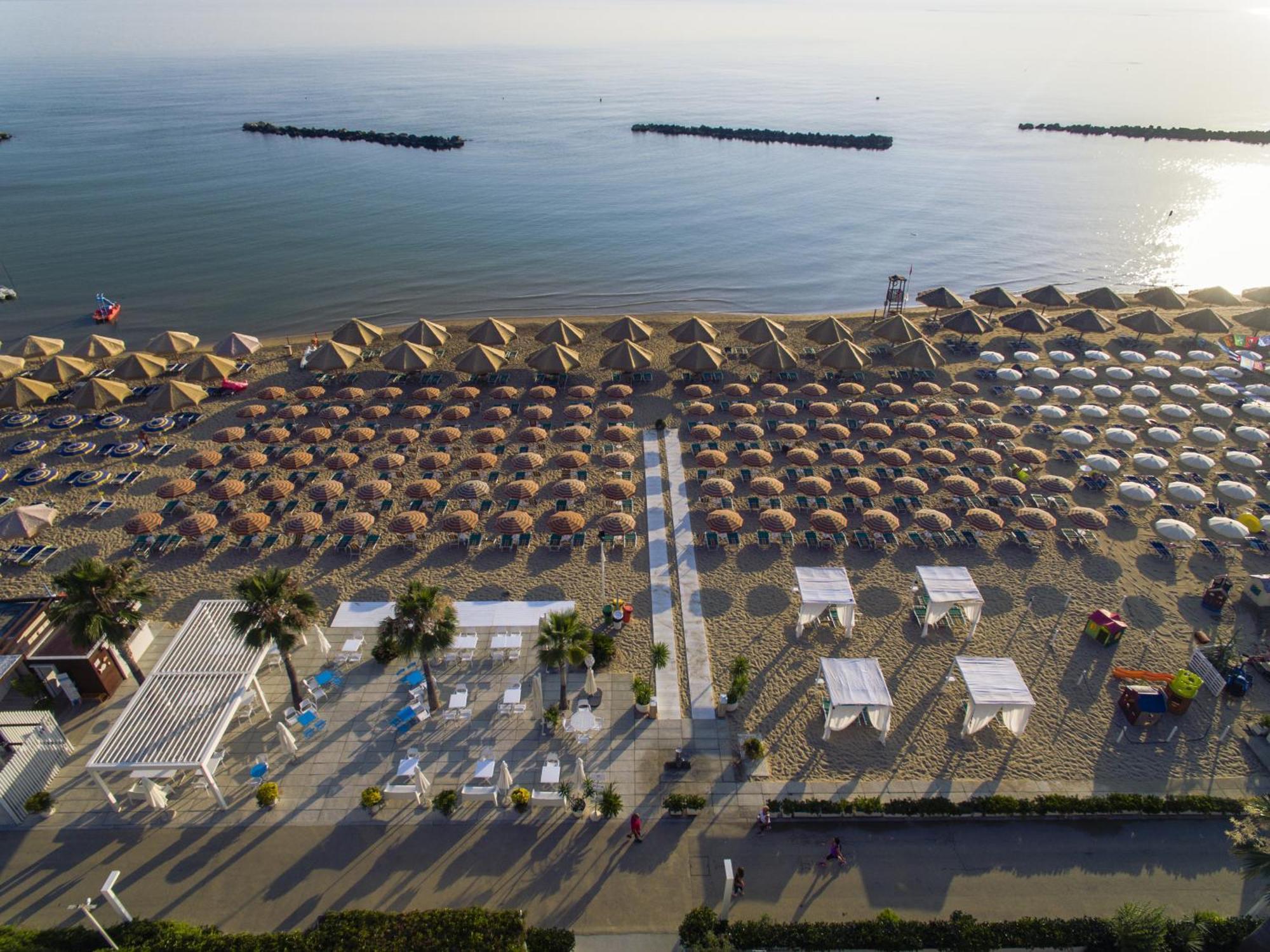 Albergo Punta De L'Est Francavilla Al Mare Exterior photo